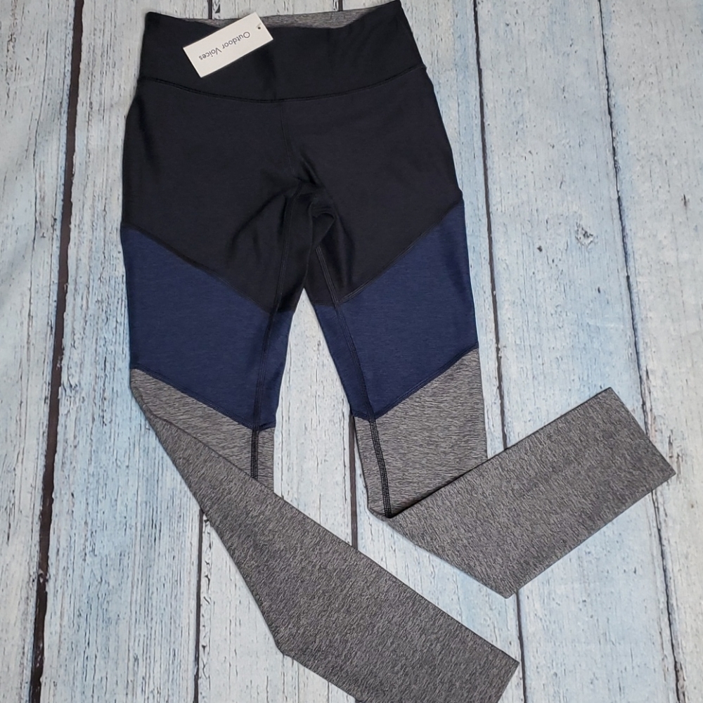 NWT Outdoor Voices color block leggings xs